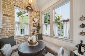Interior - The Classy Cottage at Selah - 2 Bedrooms 2 Bathrooms - Close to OU Campus (Norman)