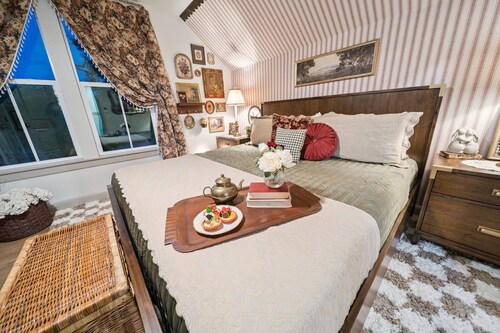 The Classy Cottage at Selah - 2 Bedrooms 2 Bathrooms - Close to OU Campus