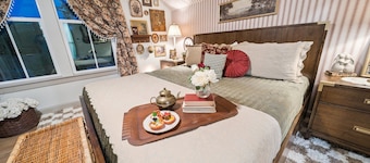 The Classy Cottage at Selah - 2 Bedrooms 2 Bathrooms - Close to OU Campus