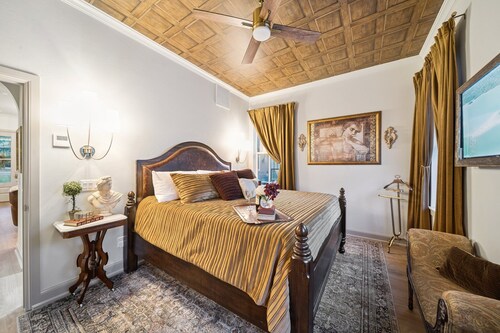 The Classy Cottage at Selah - 2 Bedrooms 2 Bathrooms - Close to OU Campus