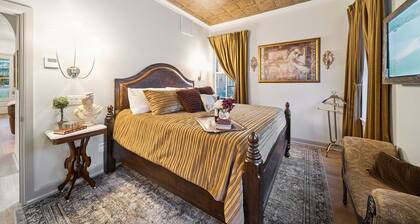 The Classy Cottage at Selah - 2 Bedrooms 2 Bathrooms - Close to OU Campus