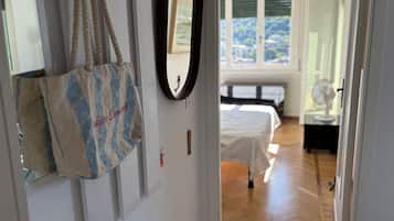 2 Schlafzimmer, BĂŒgeleisen/BĂŒgelbrett, WLAN, BettwĂ€sche