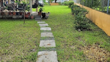 Casa, 3 habitaciones, para fumadores, alberca privada | Jardín