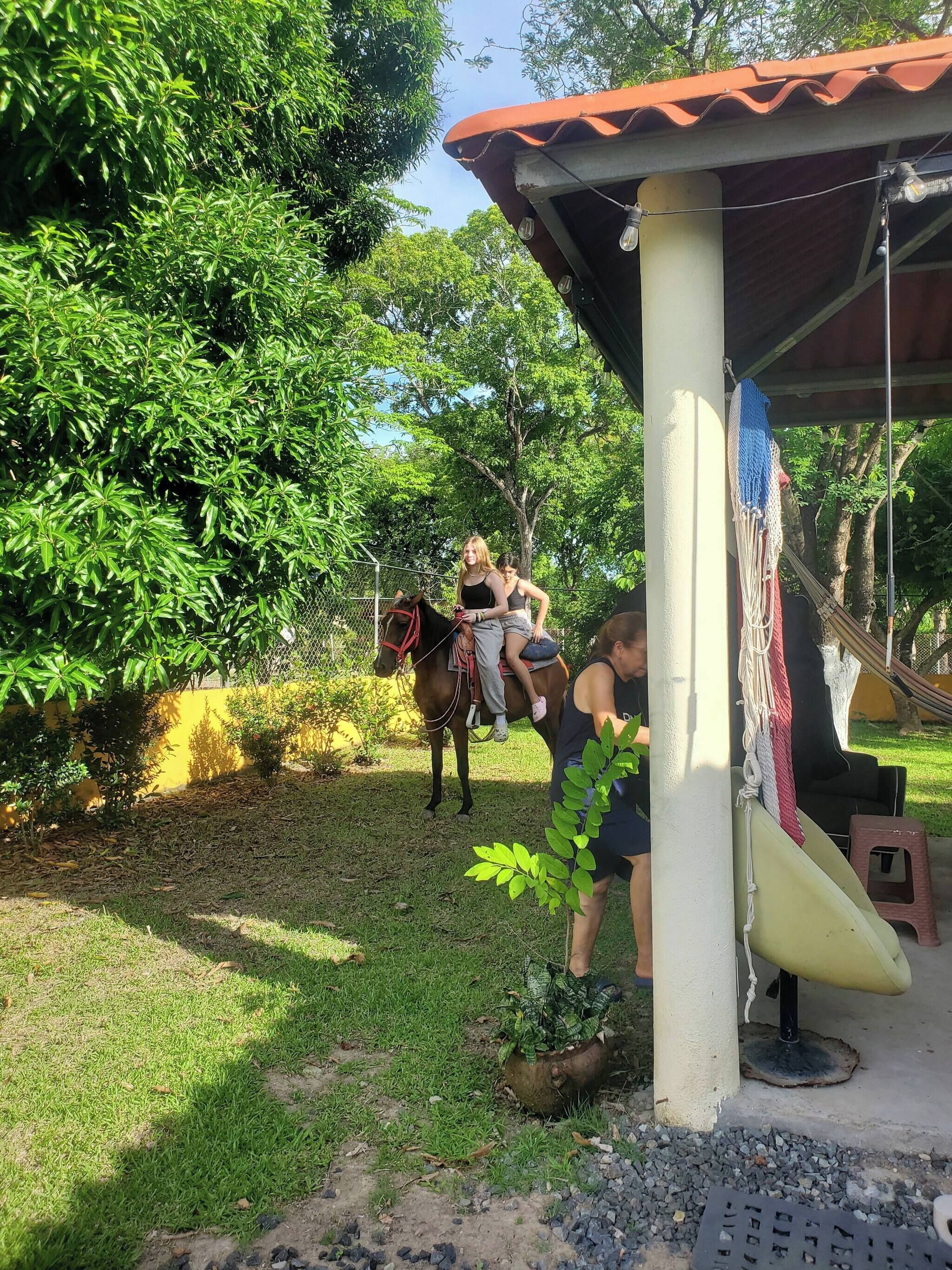 Casa, 3 habitaciones, para fumadores, alberca privada | Jardín