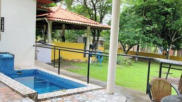 Rumah, 3 kamar tidur, Boleh Merokok, kolam renang pribadi | Teras/patio