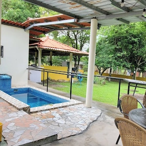 Ferienhaus, 3 Schlafzimmer, Raucher, eigener Pool | Terrasse/Patio