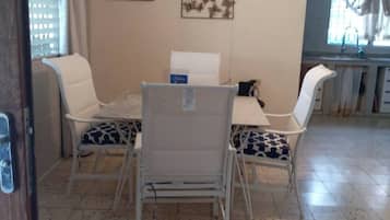 House, 3 Bedrooms, Smoking, Private Pool | Dining