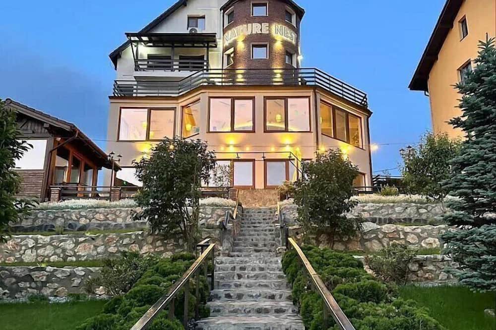 Nature Nest