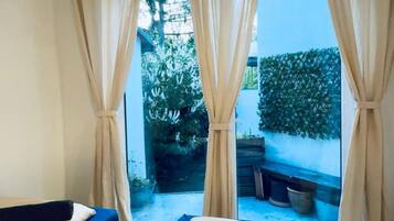 2 bedrooms, bed sheets