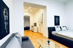 2 Schlafzimmer, Bügeleisen/Bügelbrett, Bettwäsche