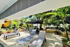 تناول الطعام بالخارج