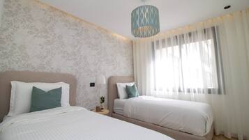 Tabla de planchar con plancha, Internet, ropa de cama