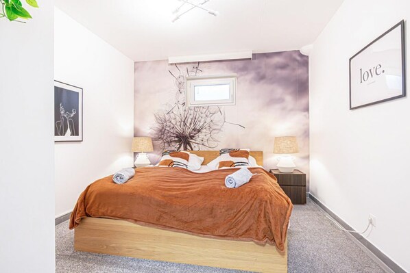 5 makuuhuonetta, Wi-Fi, vuodevaatteet