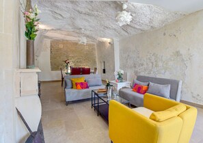 Télévision, chaîne hi-fi