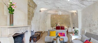 Semi-troglodyte house between the Loire and the castles