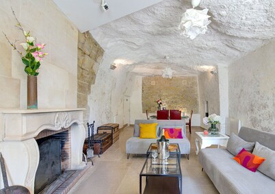 Semi-troglodyte house between the Loire and the castles