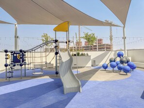 Zona de juegos infantil al aire libre
