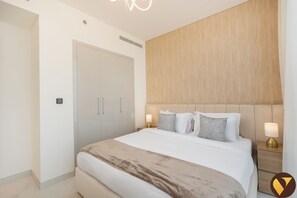 Apartemen Mewah, balkon, pemandangan pelabuhan | Setrika/meja setrika dan tempat tidur bayi (biaya tambahan)