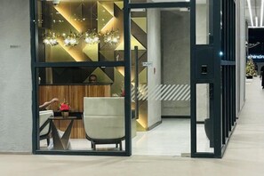 Lobby - Peaceful Apartment unit at TRI-ZEN, Union place (Colombo)