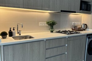 Restaurant - Peaceful Apartment unit at TRI-ZEN, Union place (Colombo)