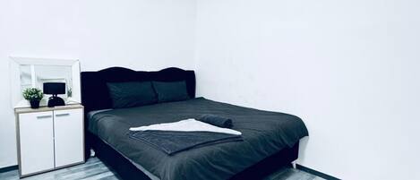 1 dormitorio y ropa de cama