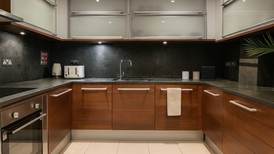 Spacious 3 Bedroom Flat in Kensington