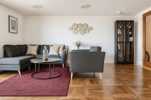 Apartment | Living area - Spacious 3 Bedroom Flat in Kensington (London)