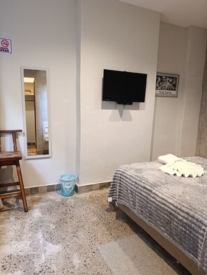 Room, 1 Bedroom, Smoking, Patio | Room amenity