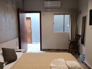 Huone, 1 makuuhuone, tupakointi sallittu, patio | Olohuone