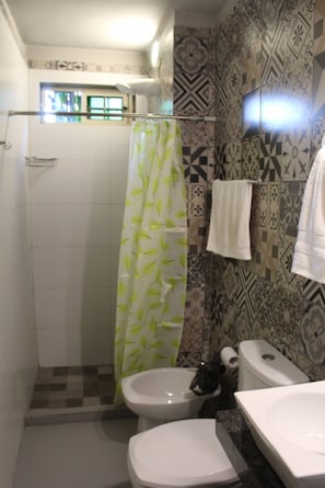 Apartment, 1 Bedroom, Smoking | Bathroom
