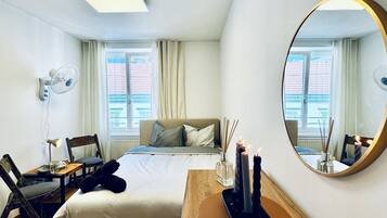 5 bedrooms, WiFi, bed sheets