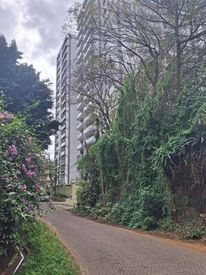 المنشأة من الخارج