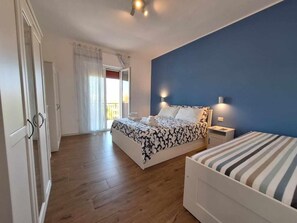 Apartment, Balcony, Park View | Iron/ironing board, free cribs/infant beds, free WiFi, bed sheets