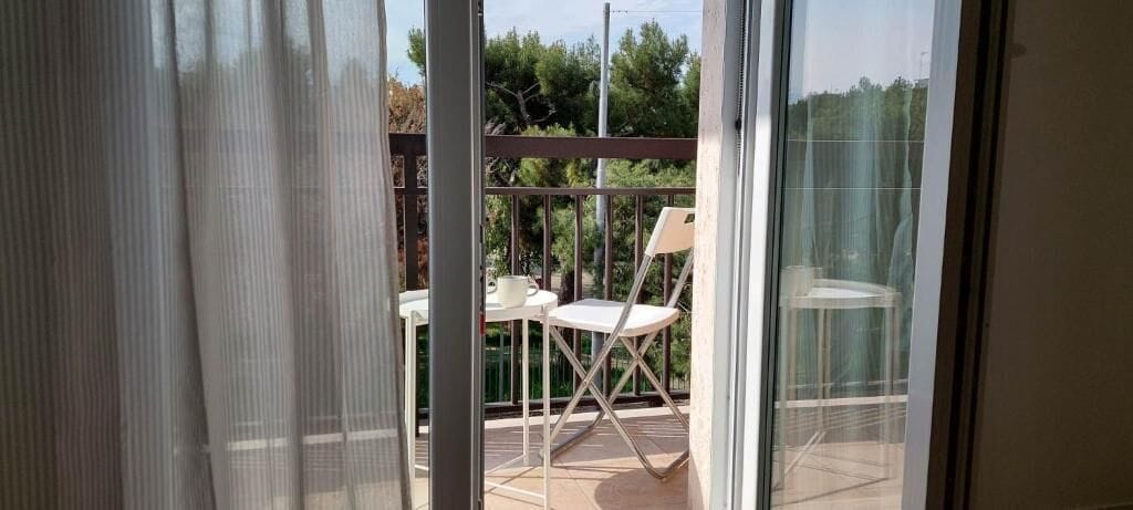 Studio, Balkon, Parkblick