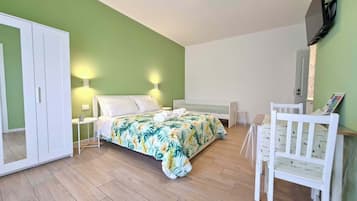 Studio, Balkon, Parkblick