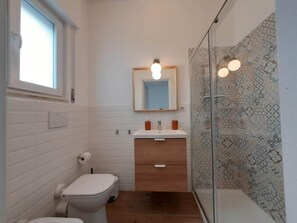 Apartment, Balcony, Park View | Bathroom | Shower, hair dryer, bidet, towels - Ricomincio da Polignano (Polignano a Mare)