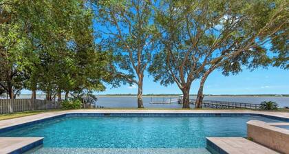 Private River Getaway with 5 Bedrooms and Pool