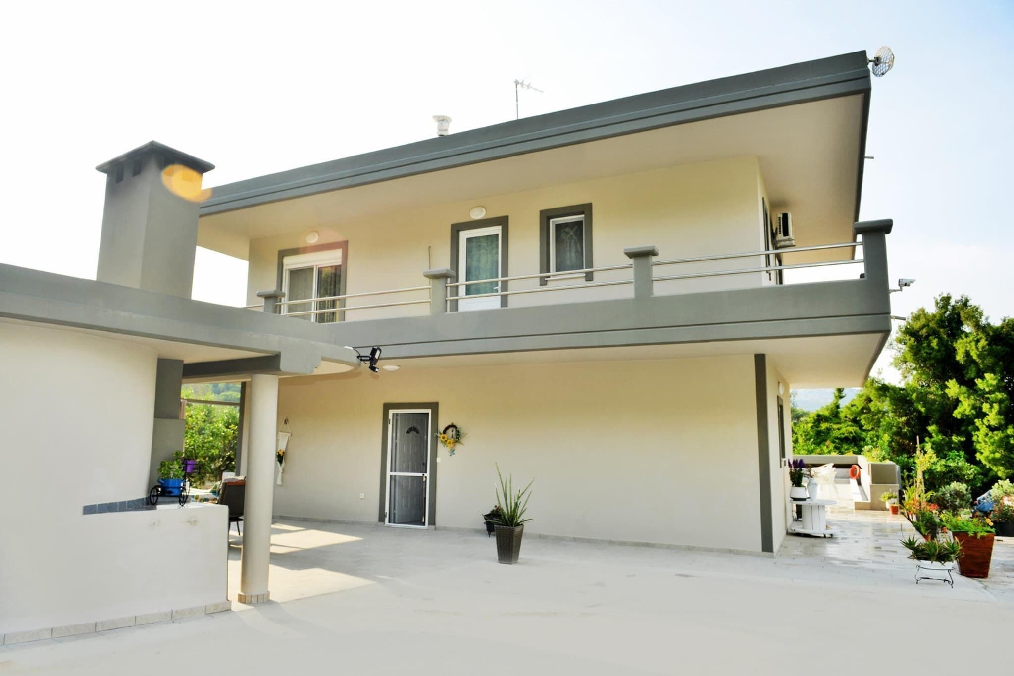 Außenseite Ferienhaus [Sommer]