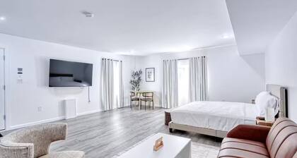 Lake House King Suite near NYC/EWR/MetLife 10 min!