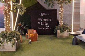 المنشأة من الداخل