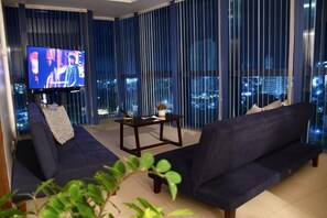 Cribs/infant beds - The City Escape (Cebu City)