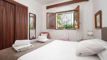 3 Schlafzimmer, Bügeleisen/Bügelbrett, Reisekinderbett, kostenloses WLAN