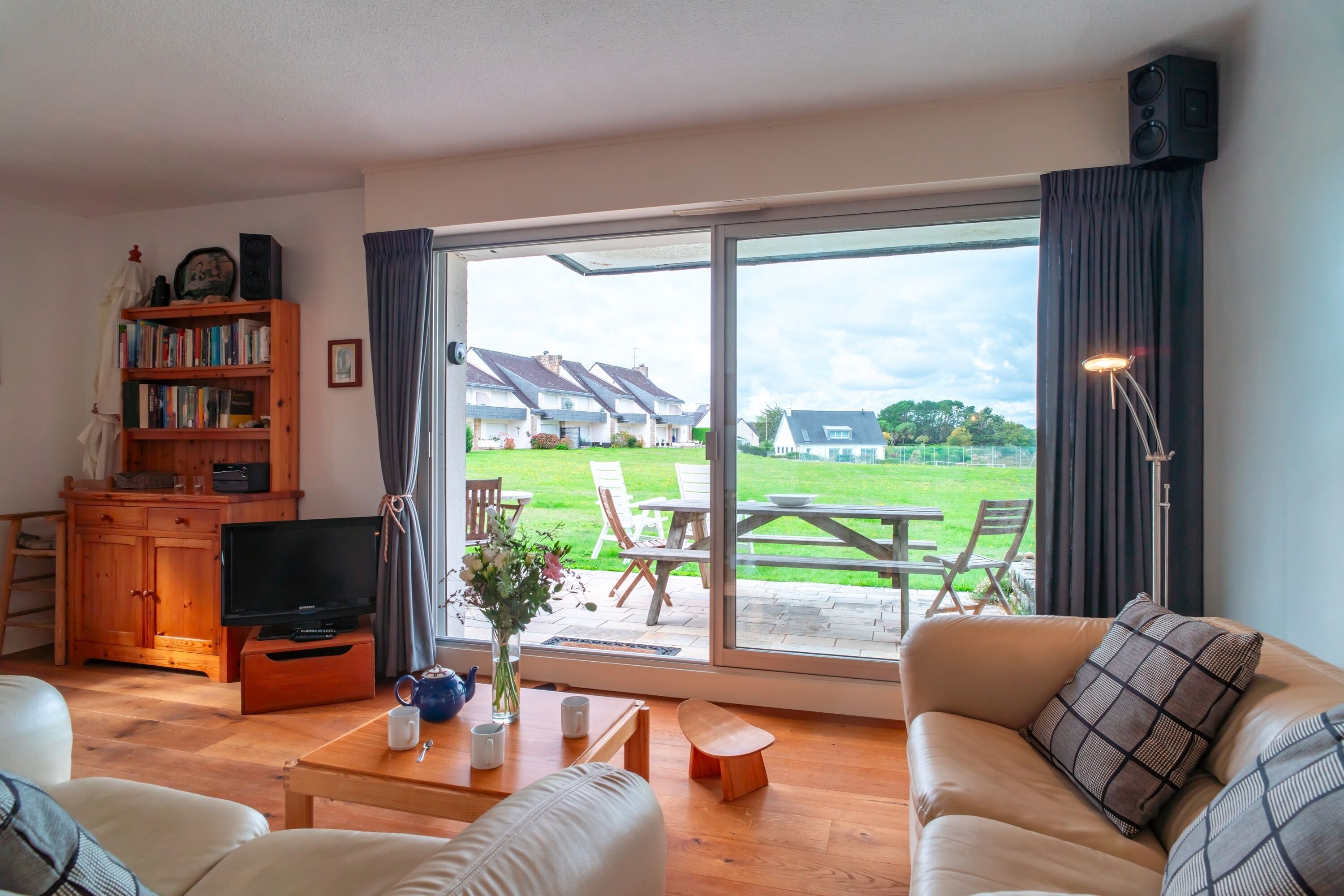 Fernseher, Stereoanlage