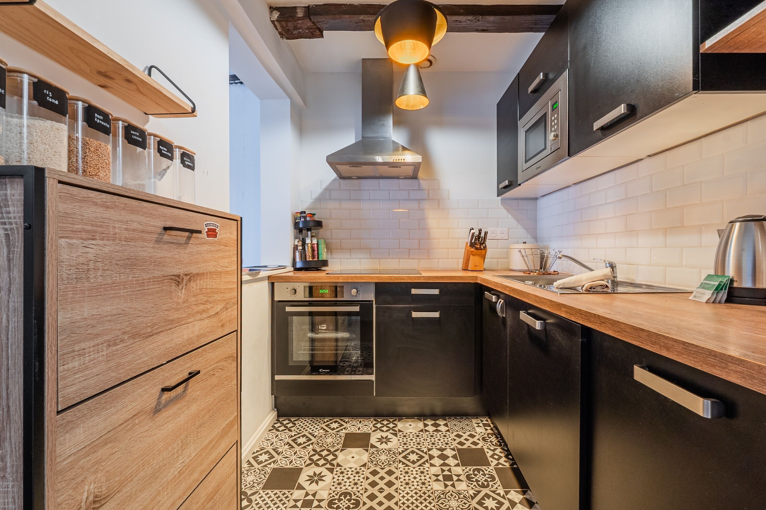 Réfrigérateur, micro-ondes, four, lave-vaisselle