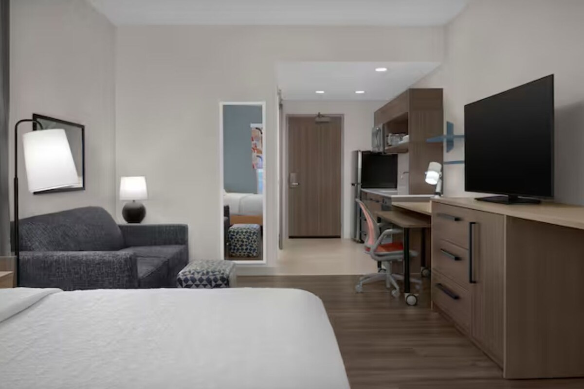 1 King Bed Hearing Accessible Studio Suite