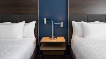 Kamer, 2 queensize bedden | Een strijkplank/strijkijzer, gratis wifi, beddengoed
