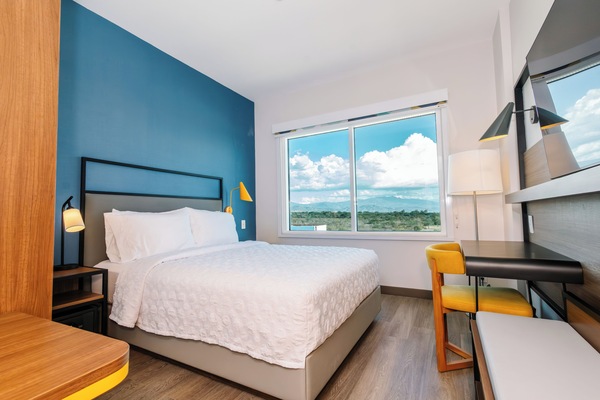 Room, 1 Queen Bed | In-room safe, desk, laptop workspace, blackout drapes