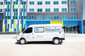 Airport shuttle - Tru By Hilton Distrito Palmerola (Comayagua)