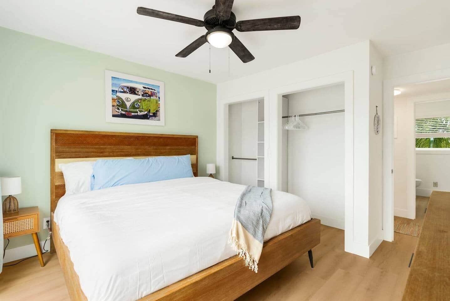 6 bedrooms, WiFi, bed sheets