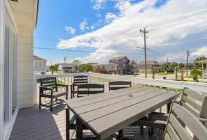 Outdoor dining - Beach Buddies 3 with pool (North Myrtle Beach)